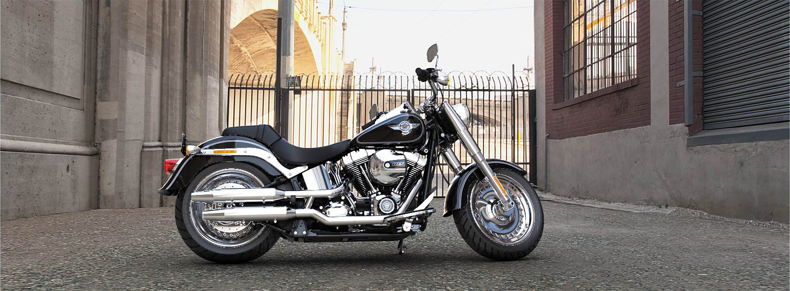 しょう様限定ハーレーFat Boy　M8 メーターコンソールグロスブラック 2025 Fat Boyモーターサイクル | Harley-Davidson JP